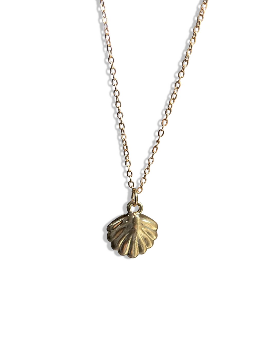 Envogems Elegant Pearl Seashell Pendant Necklace