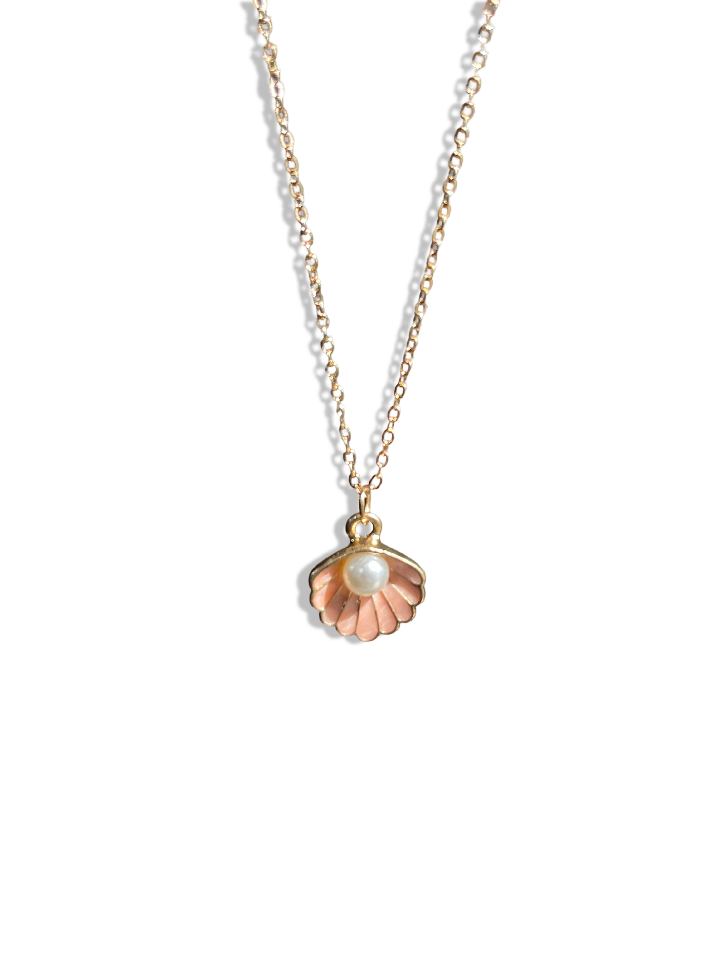 Envogems Elegant Pearl Seashell Pendant Necklace